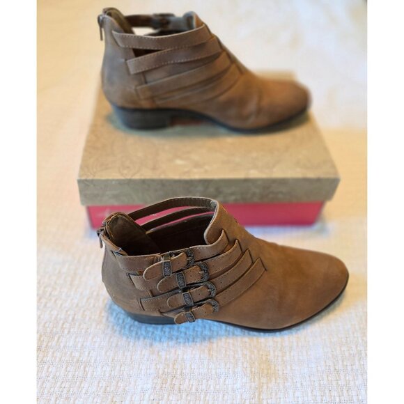 American Rag Adariep Tan Cutout Booties With Buckle & Zipper Closure Size 9.5M - Picture 6 of 11
